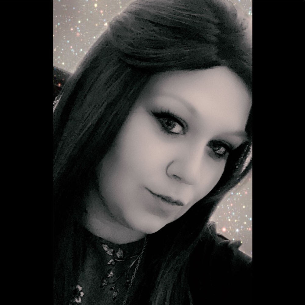 Meet your Posher, Stefanie